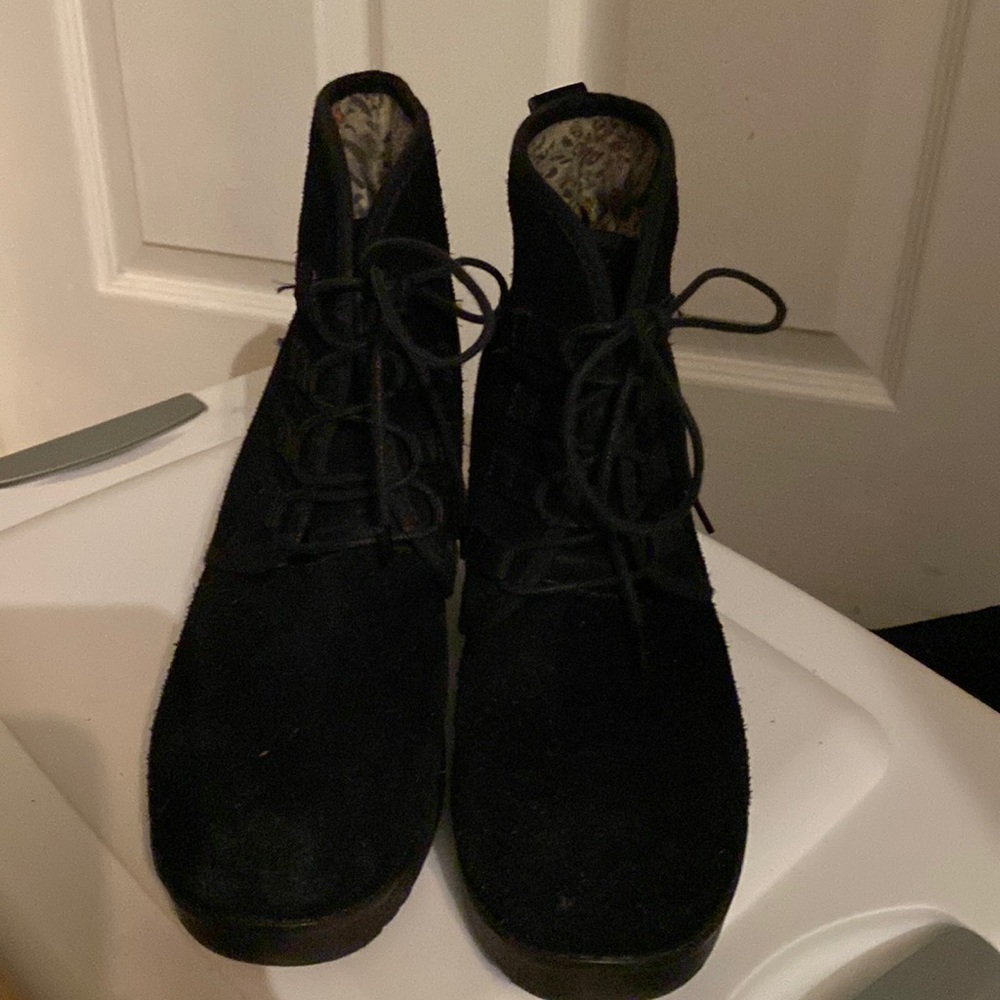 Black boots